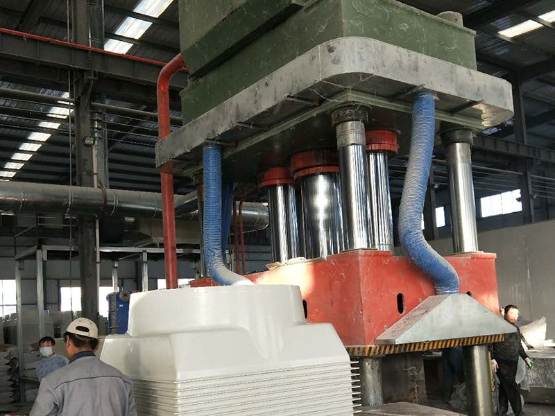 玻璃鋼風(fēng)機(jī)車(chē)間設(shè)備